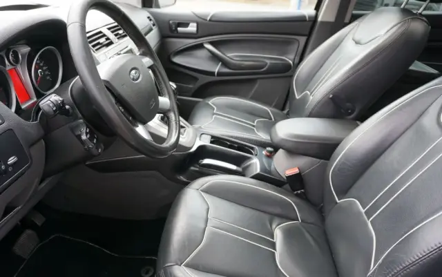 FORD Kuga 2.0 TDCi 4x4 Individual