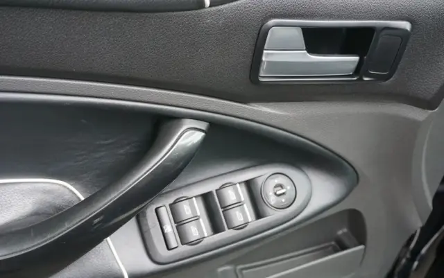 FORD Kuga 2.0 TDCi 4x4 Individual