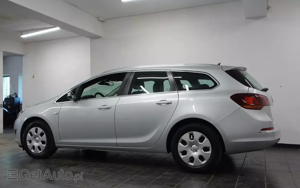 OPEL Astra IV 1.6 CDTI Cosmo