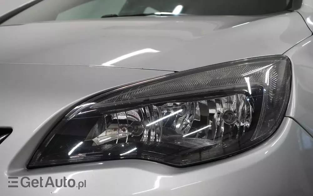 OPEL Astra IV 1.6 CDTI Cosmo
