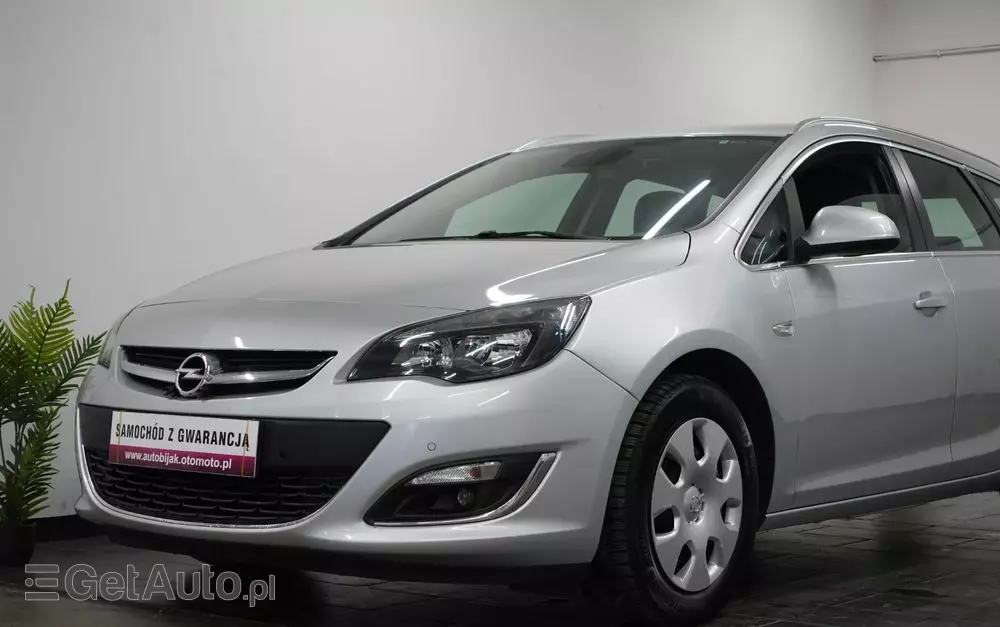 OPEL Astra IV 1.6 CDTI Cosmo