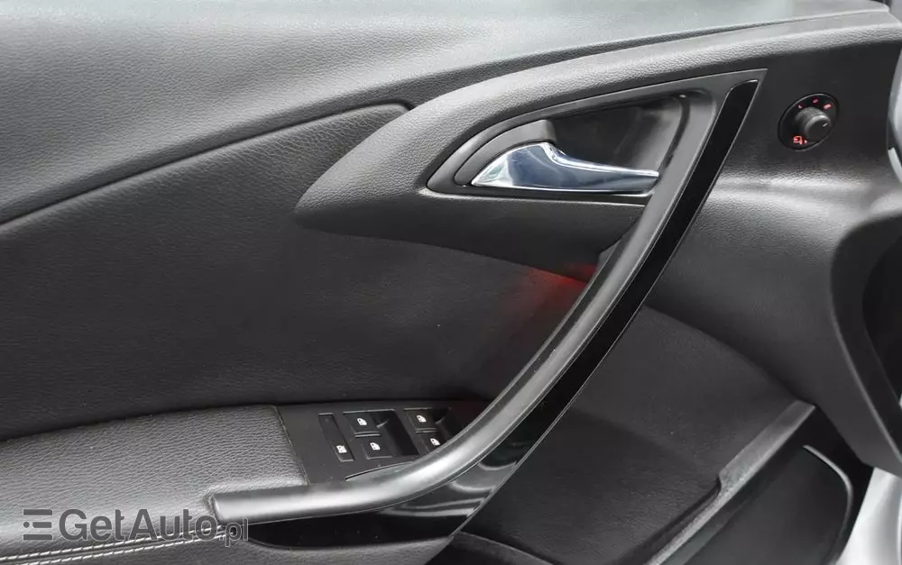 OPEL Astra IV 1.6 CDTI Cosmo