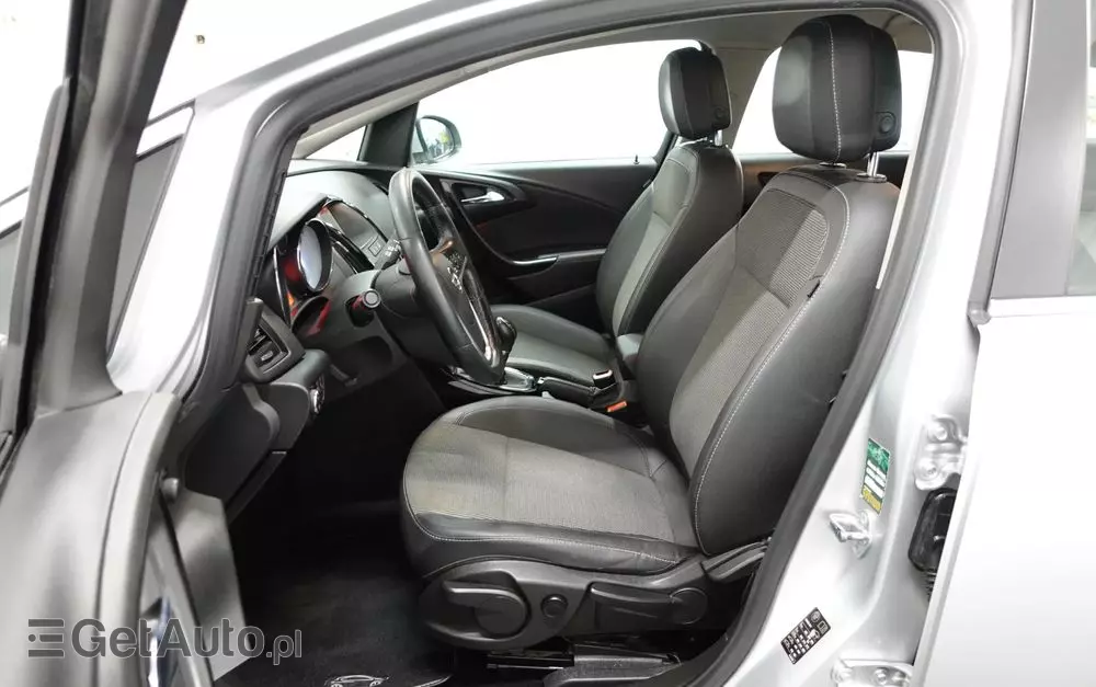 OPEL Astra IV 1.6 CDTI Cosmo