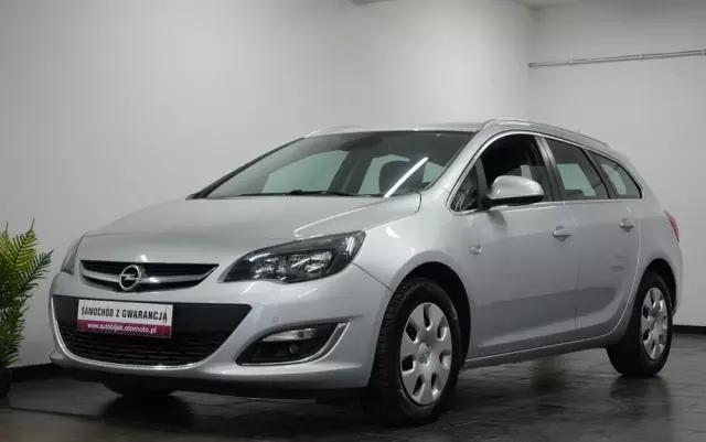 OPEL Astra IV 1.6 CDTI Cosmo