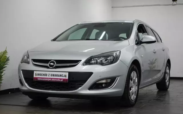 OPEL Astra IV 1.6 CDTI Cosmo