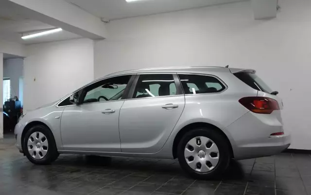 OPEL Astra IV 1.6 CDTI Cosmo