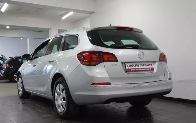 OPEL Astra IV 1.6 CDTI Cosmo