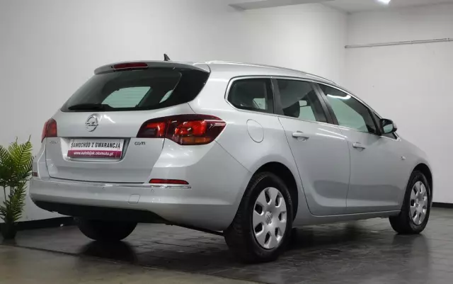 OPEL Astra IV 1.6 CDTI Cosmo