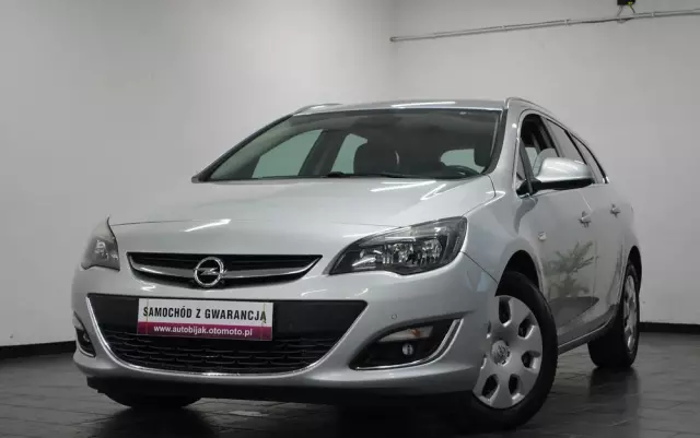 OPEL Astra IV 1.6 CDTI Cosmo