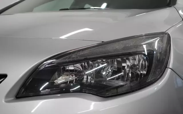 OPEL Astra IV 1.6 CDTI Cosmo