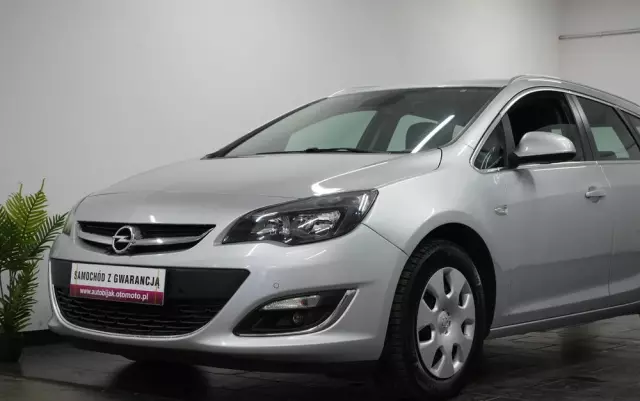 OPEL Astra IV 1.6 CDTI Cosmo