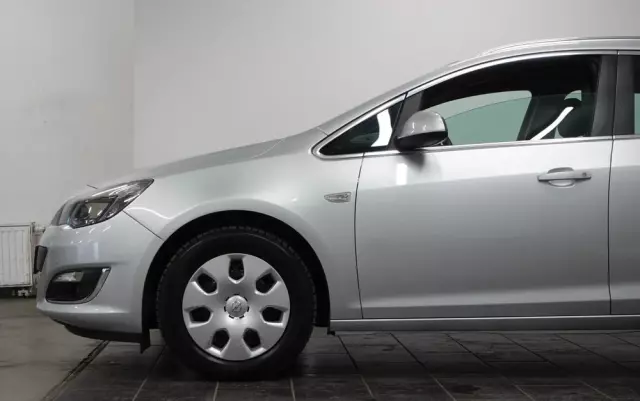 OPEL Astra IV 1.6 CDTI Cosmo