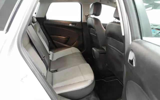 OPEL Astra IV 1.6 CDTI Cosmo