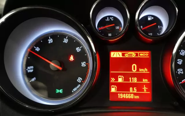 OPEL Astra IV 1.6 CDTI Cosmo