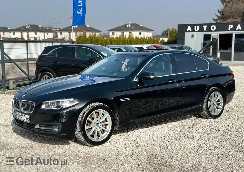 BMW Seria 5 530d xDrive Luxury Line