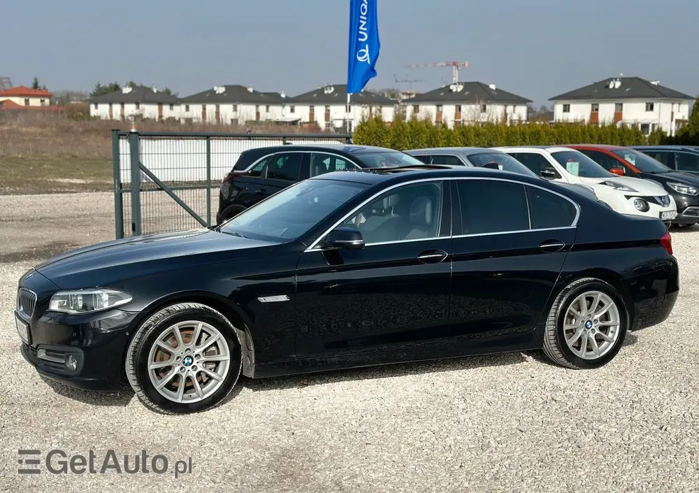 BMW Seria 5 530d xDrive Luxury Line