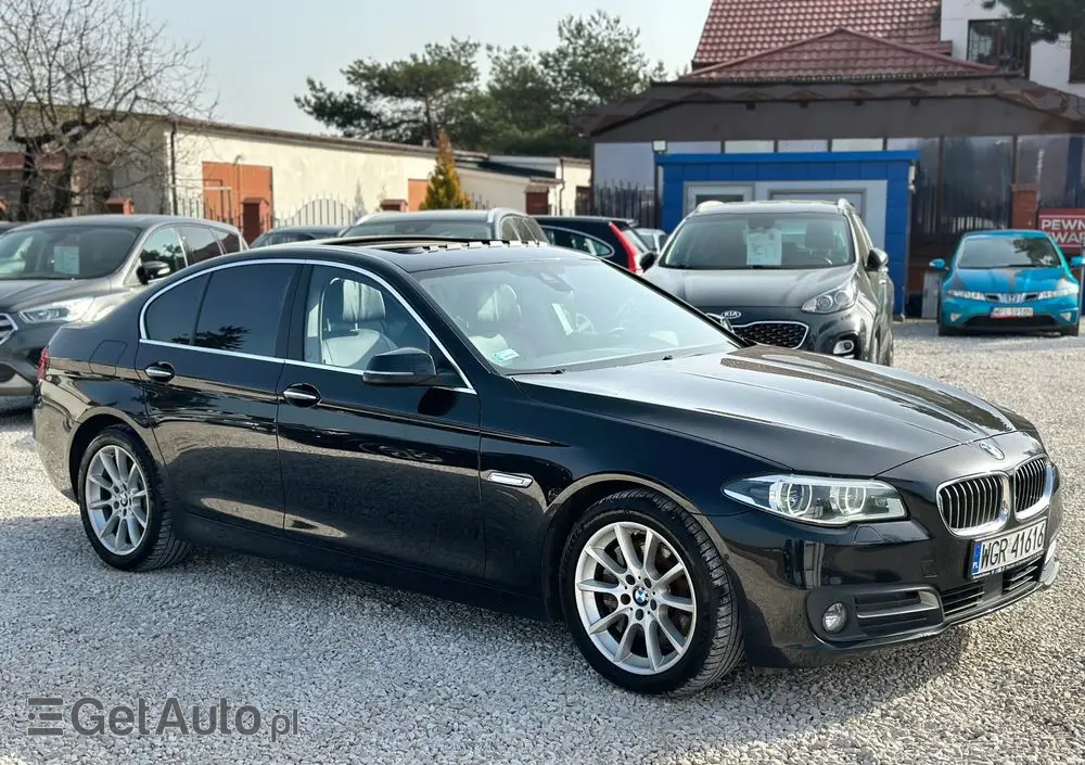 BMW Seria 5 530d xDrive Luxury Line