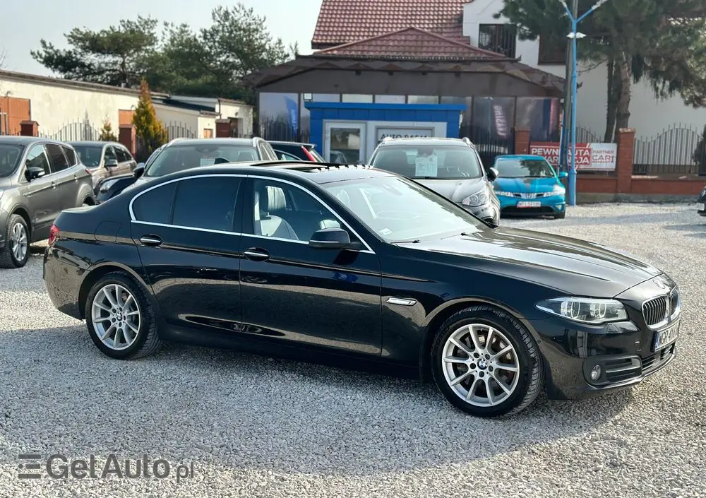 BMW Seria 5 530d xDrive Luxury Line
