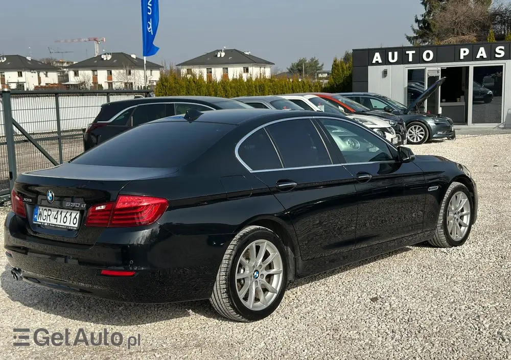 BMW Seria 5 530d xDrive Luxury Line