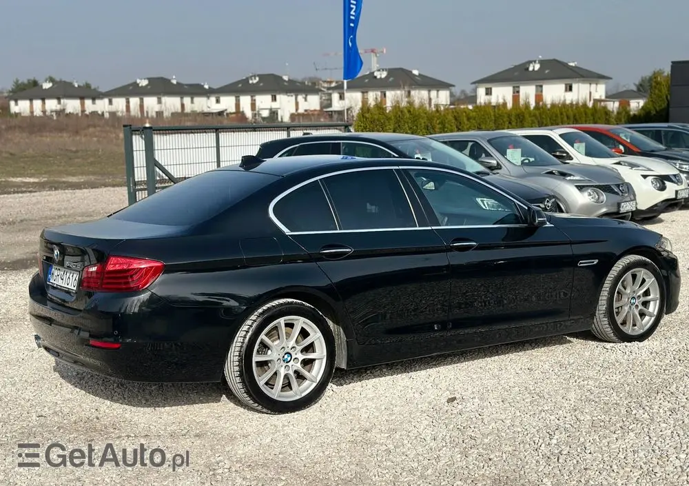 BMW Seria 5 530d xDrive Luxury Line
