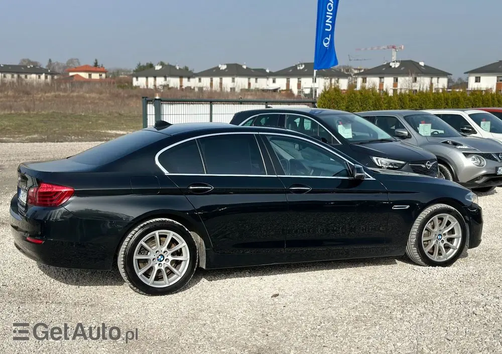 BMW Seria 5 530d xDrive Luxury Line
