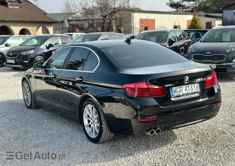 BMW Seria 5 530d xDrive Luxury Line