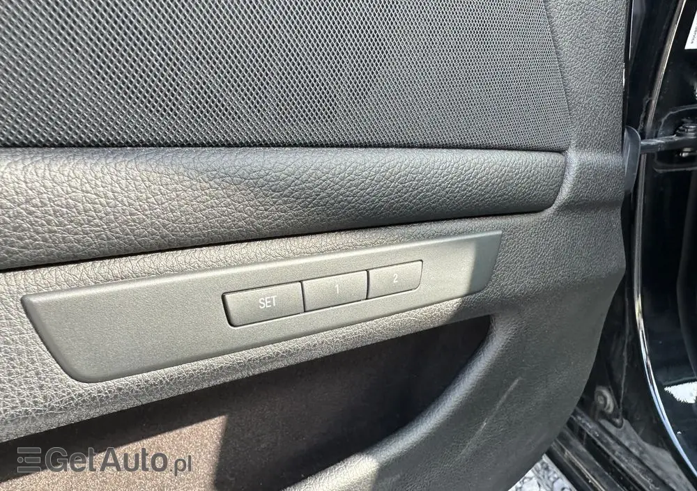 BMW Seria 5 530d xDrive Luxury Line