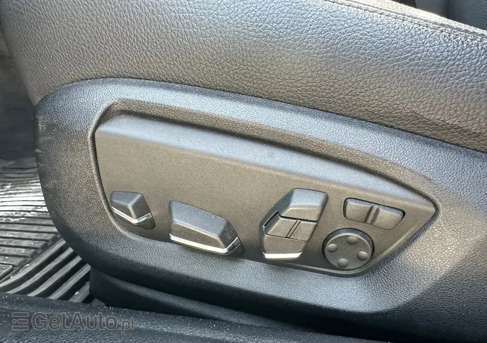 BMW Seria 5 530d xDrive Luxury Line