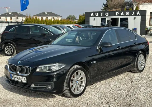 BMW Seria 5 530d xDrive Luxury Line