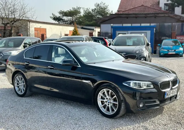 BMW Seria 5 530d xDrive Luxury Line