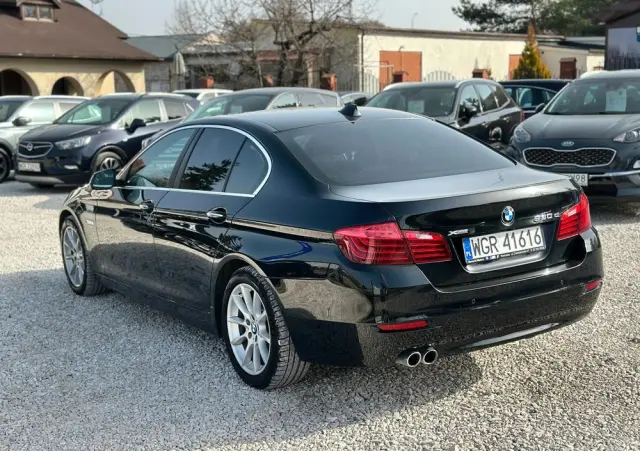 BMW Seria 5 530d xDrive Luxury Line