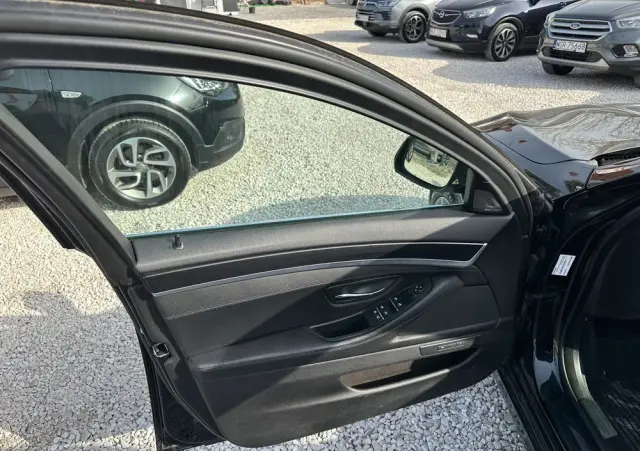 BMW Seria 5 530d xDrive Luxury Line