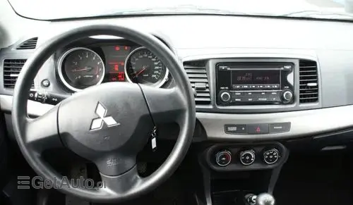 MITSUBISHI Lancer 