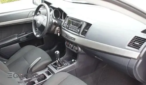 MITSUBISHI Lancer 