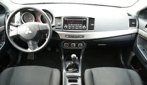 MITSUBISHI Lancer 