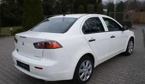 MITSUBISHI Lancer 