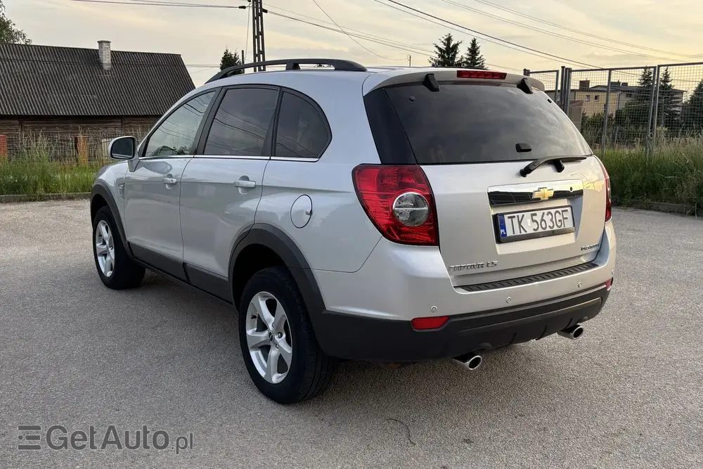 CHEVROLET Captiva 2.4 2WD 7 Sitzer LS Family Edition