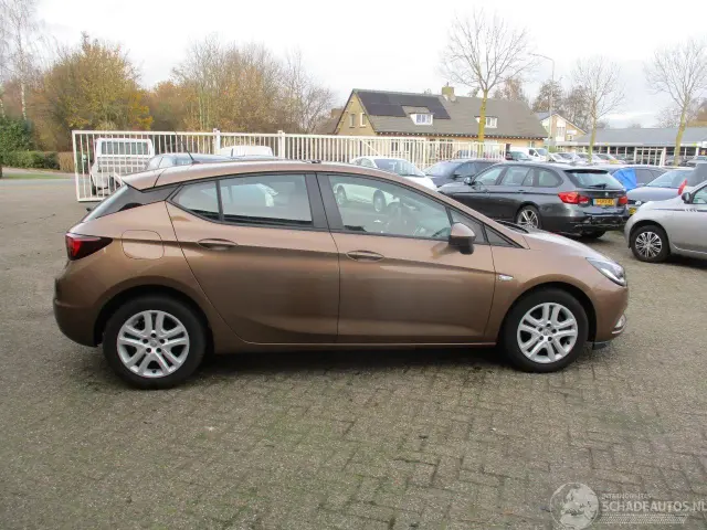 OPEL Astra Sport S&S