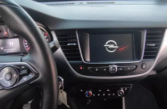 OPEL Crossland 
