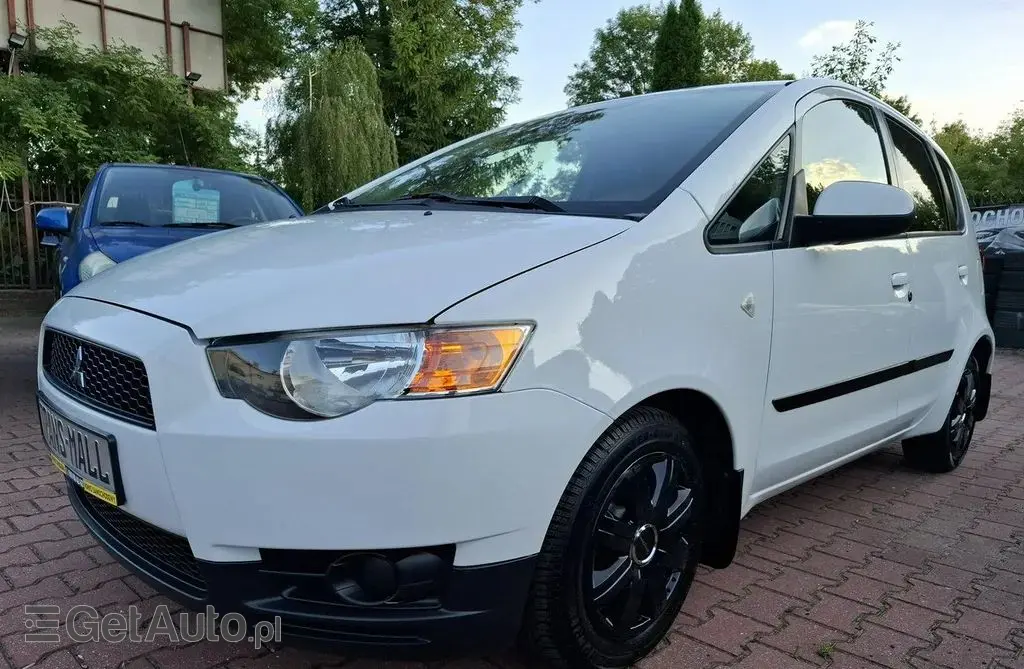 MITSUBISHI Colt 