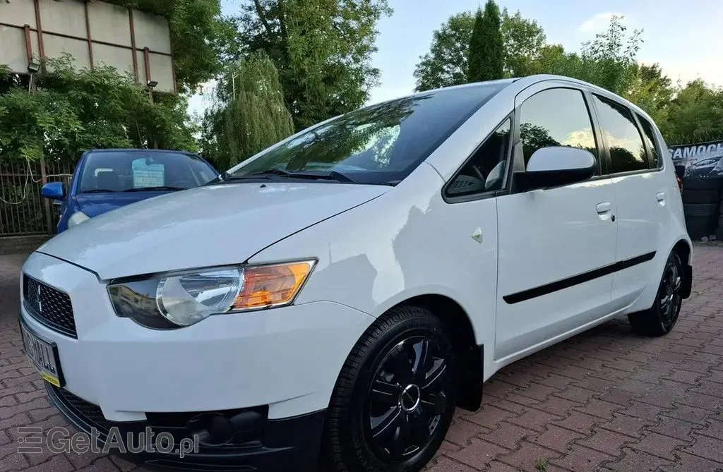 MITSUBISHI Colt 