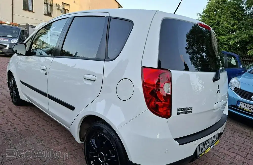 MITSUBISHI Colt 