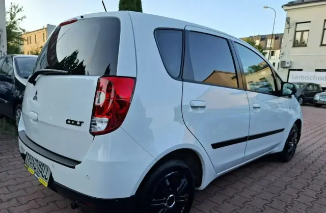 MITSUBISHI Colt 