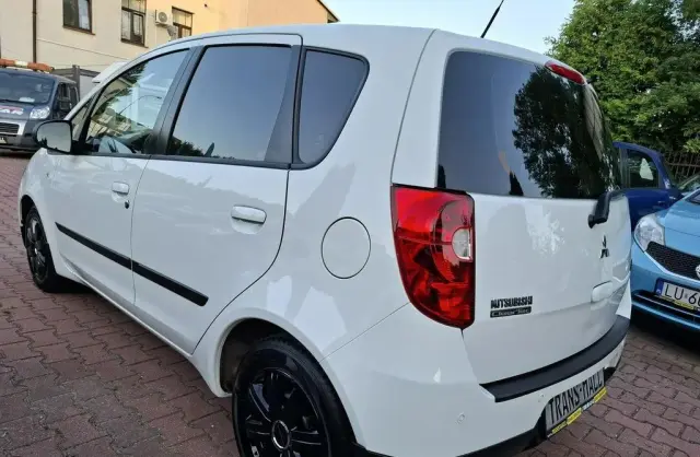 MITSUBISHI Colt 
