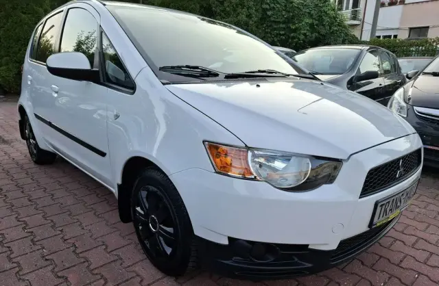 MITSUBISHI Colt 
