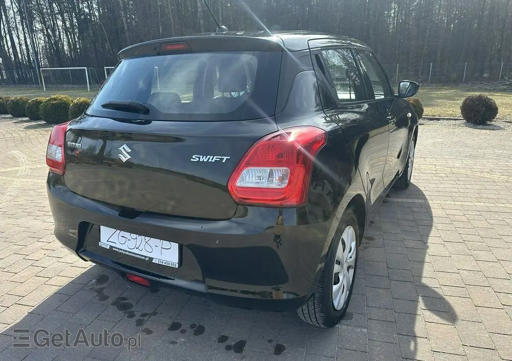 SUZUKI Swift 