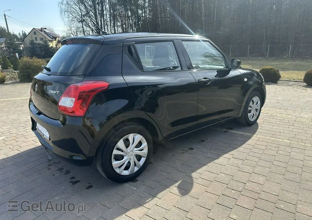 SUZUKI Swift 