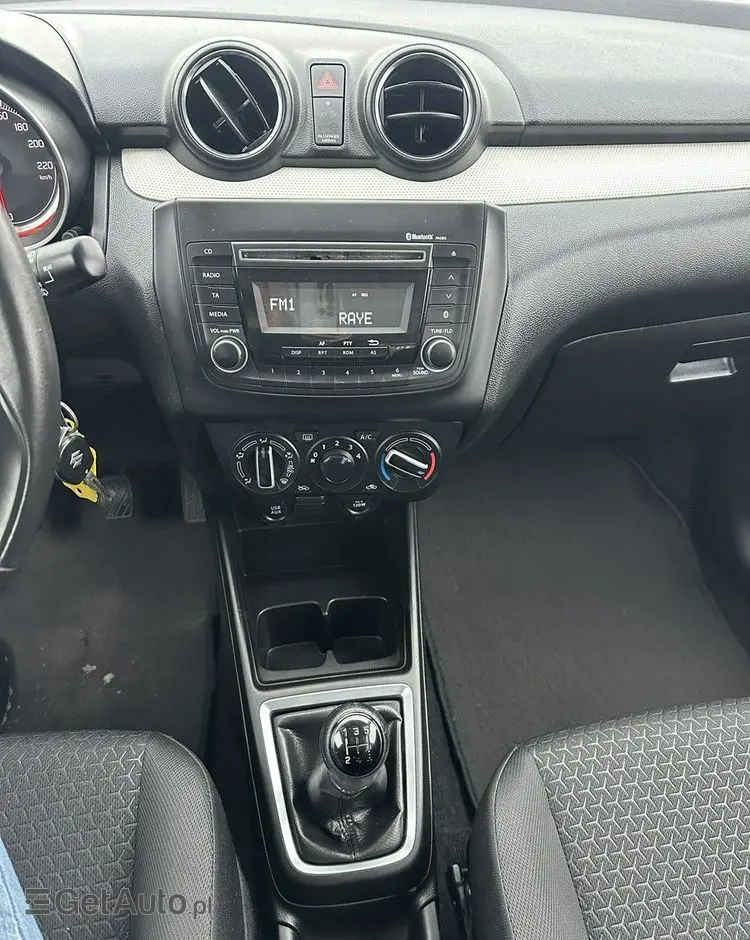 SUZUKI Swift 