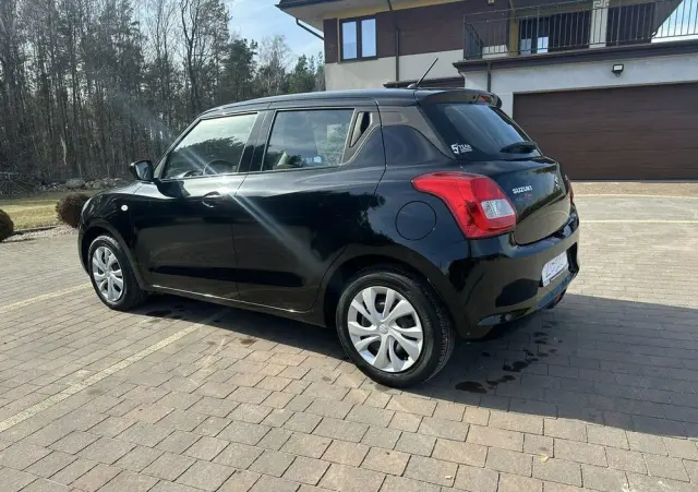 SUZUKI Swift 