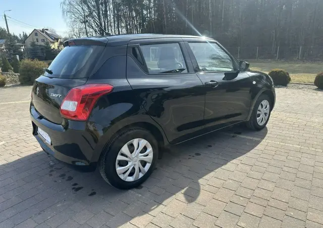 SUZUKI Swift 